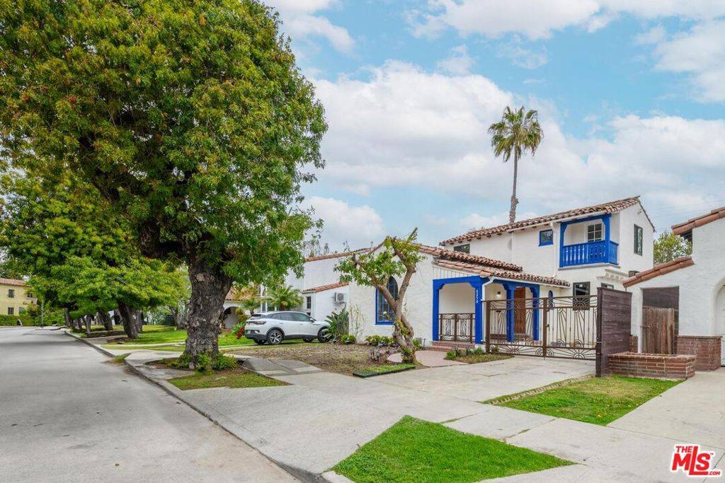 Los Angeles, CA 90008,4250 9th AVE