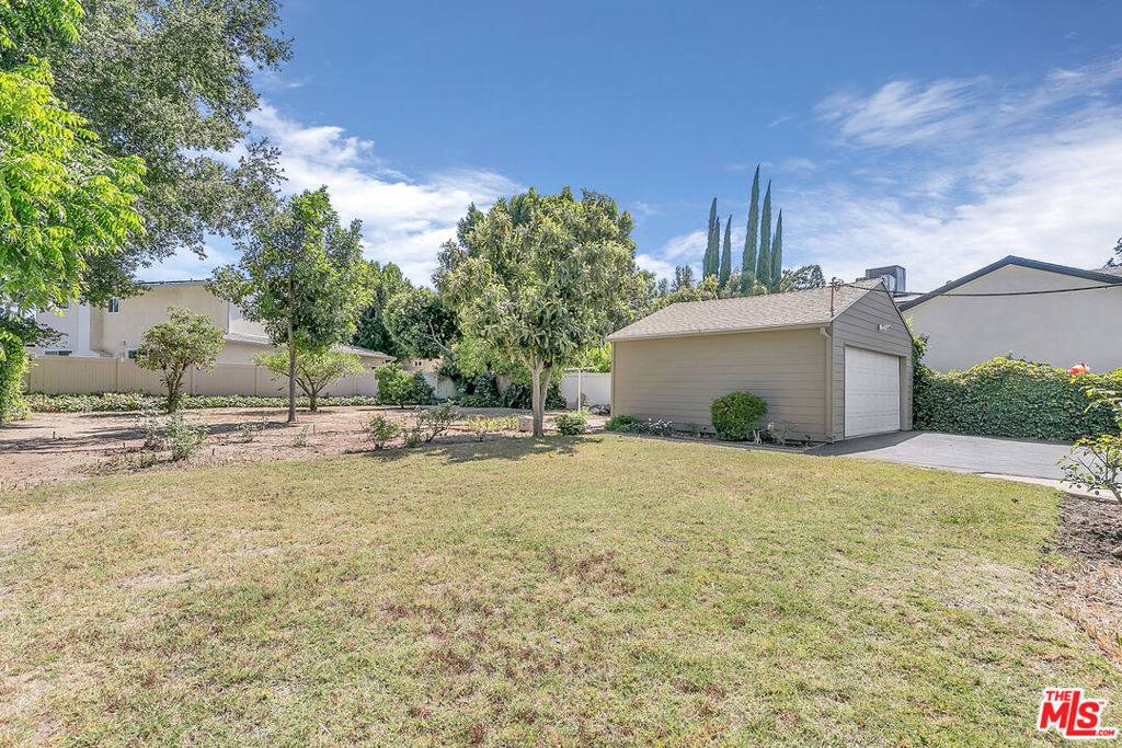 Sherman Oaks, CA 91403,15436 Camarillo ST