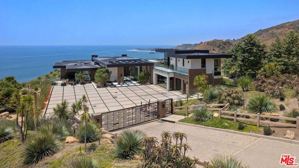 Malibu, CA 90265,5012 Carbon Beach TER