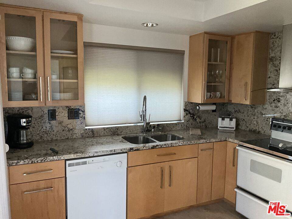 Palm Desert, CA 92211,41805 Preston TRL #22-21