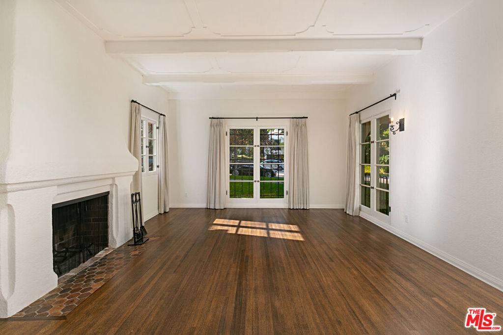 Beverly Hills, CA 90212,466 S Beverwil DR