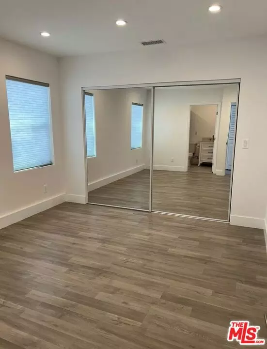 Lake Balboa, CA 91406,17139 Sherman Way