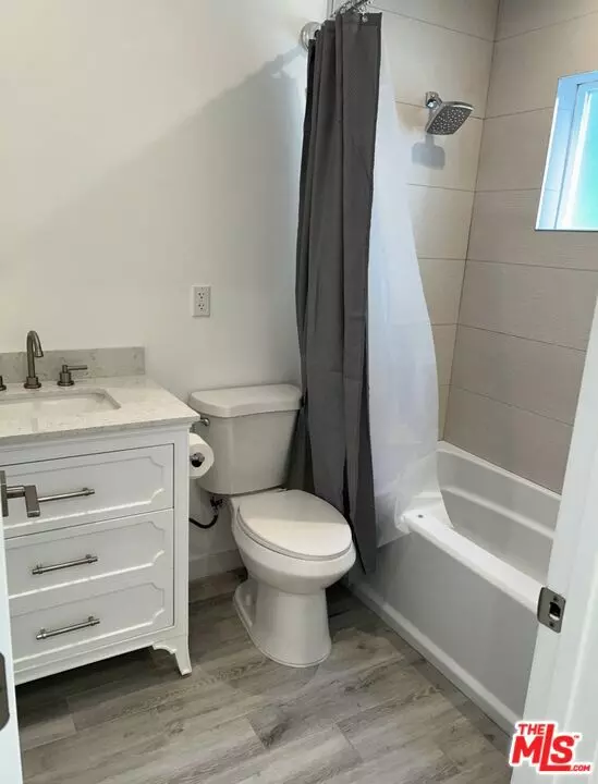 Lake Balboa, CA 91406,17139 Sherman Way