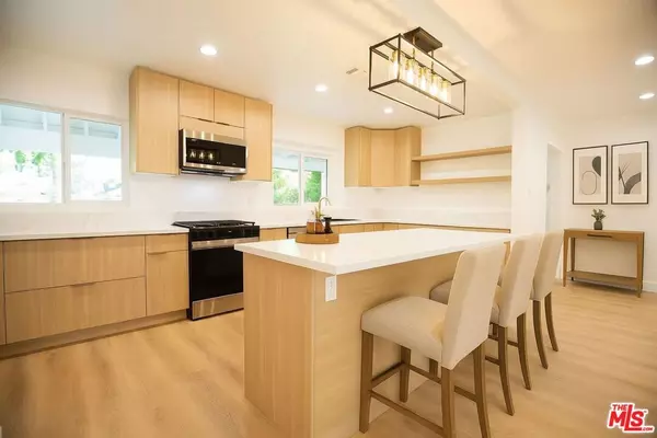 Valley Village, CA 91607,12211 Tiara ST