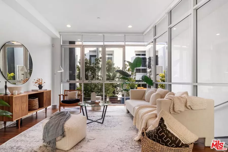 4151 Redwood AVE #311, Los Angeles, CA 90066
