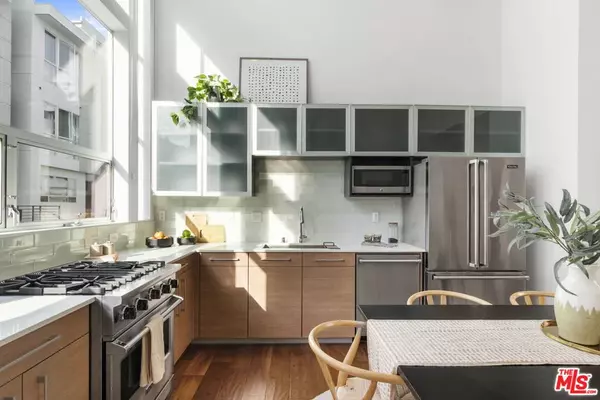 Los Angeles, CA 90066,4151 Redwood AVE #311