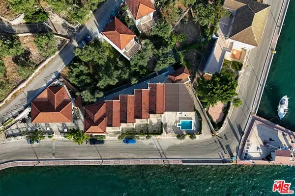 0,100 Ithaca