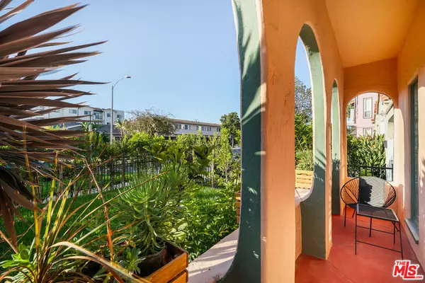 Los Angeles, CA 90035,1568 S Hayworth AVE