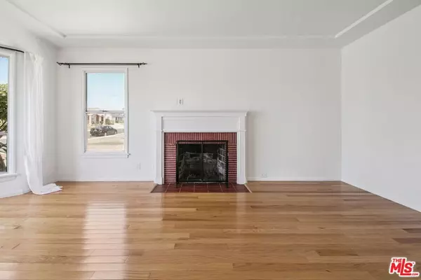 Los Angeles, CA 90045,8150 Kenyon AVE