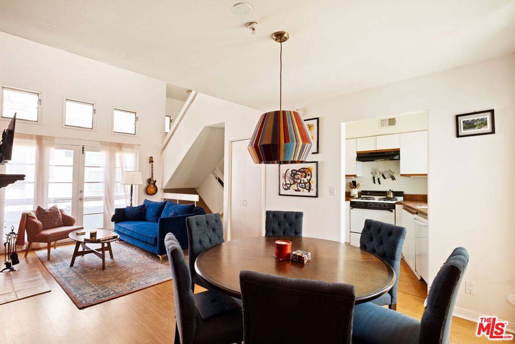 West Hollywood, CA 90069,8562 W West Knoll DR #5