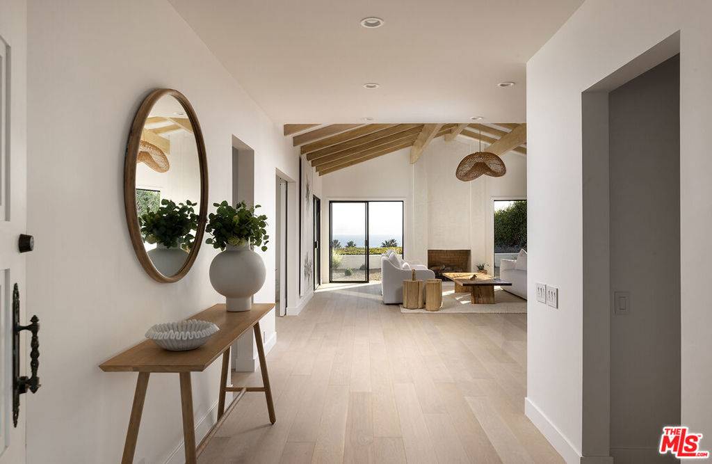 Malibu, CA 90265,20374 Seaboard RD