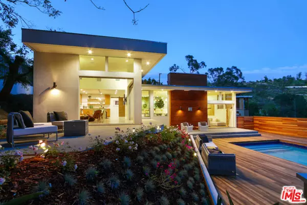 Los Angeles, CA 90077,10486 Sandal LN