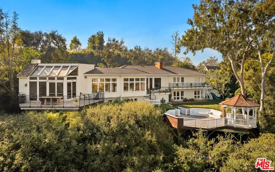 282 Bentley CIR, Los Angeles, CA 90049