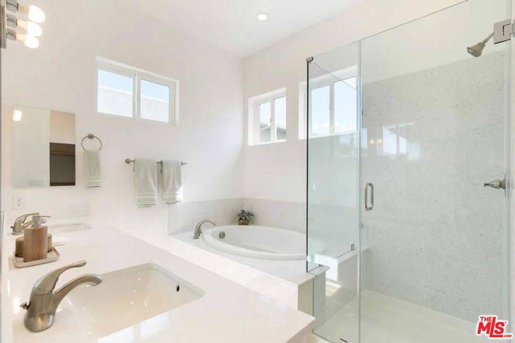 Patterson, CA 95363,813 Ashwood LN
