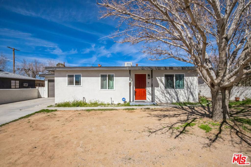 1135 W Pillsbury ST, Lancaster, CA 93534