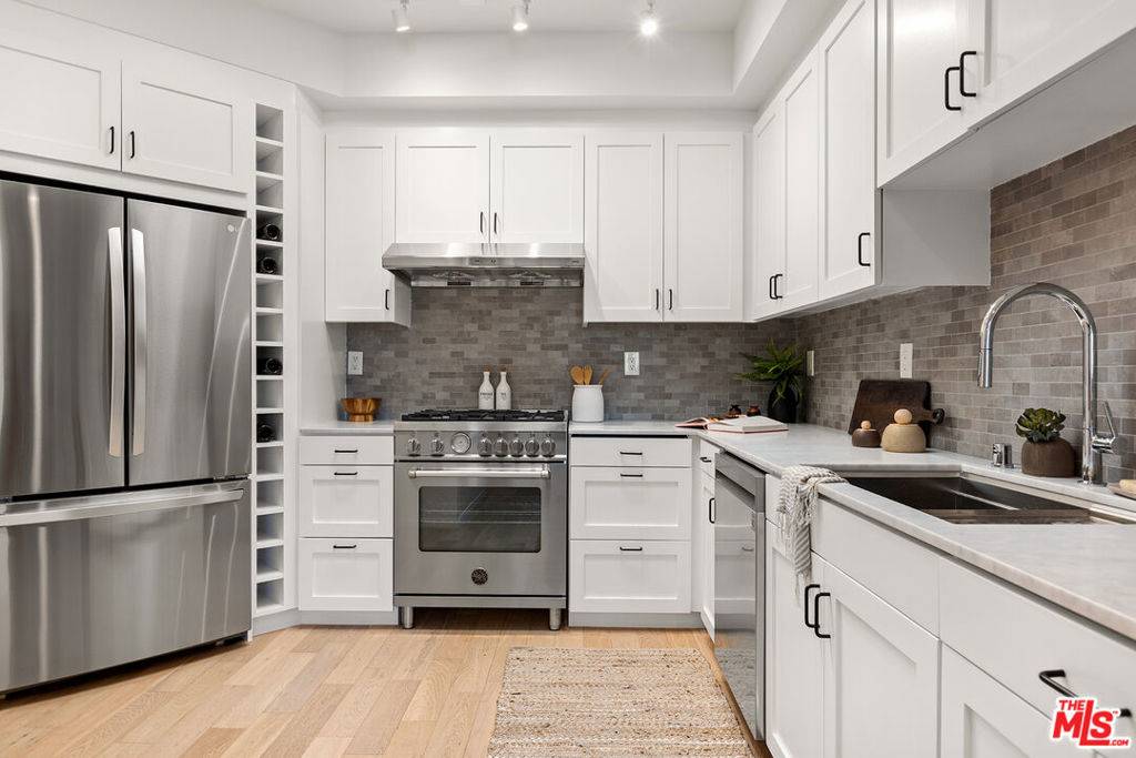 Studio City, CA 91602,4180 Fair AVE #206