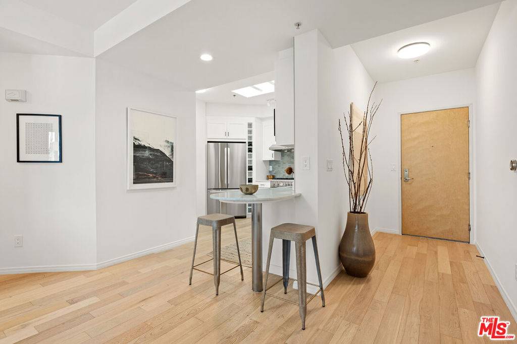 Studio City, CA 91602,4180 Fair AVE #206