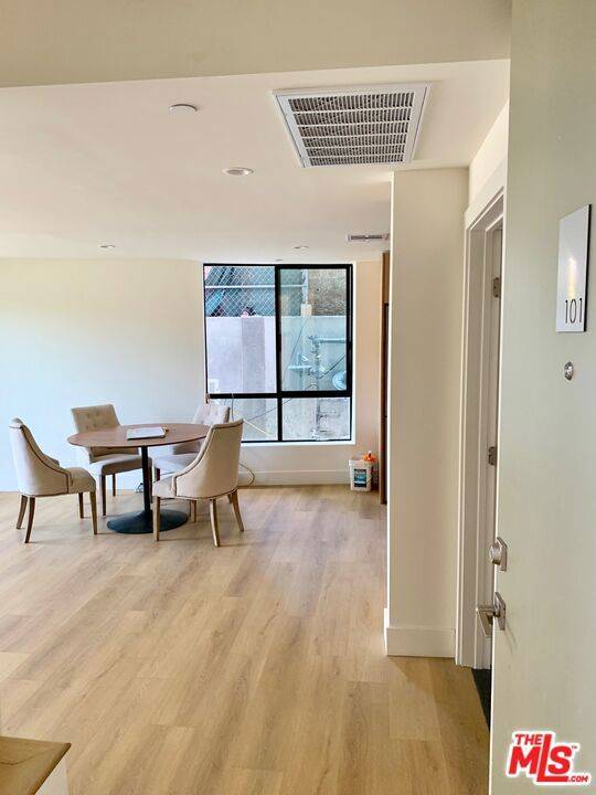 Los Angeles, CA 90025,1822 Overland AVE #101