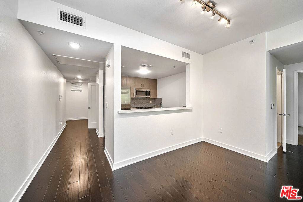Los Angeles, CA 90020,436 S Virgil AVE #201