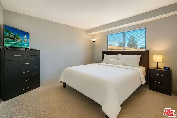 10220 De Soto AVE #24, Chatsworth, CA 91311