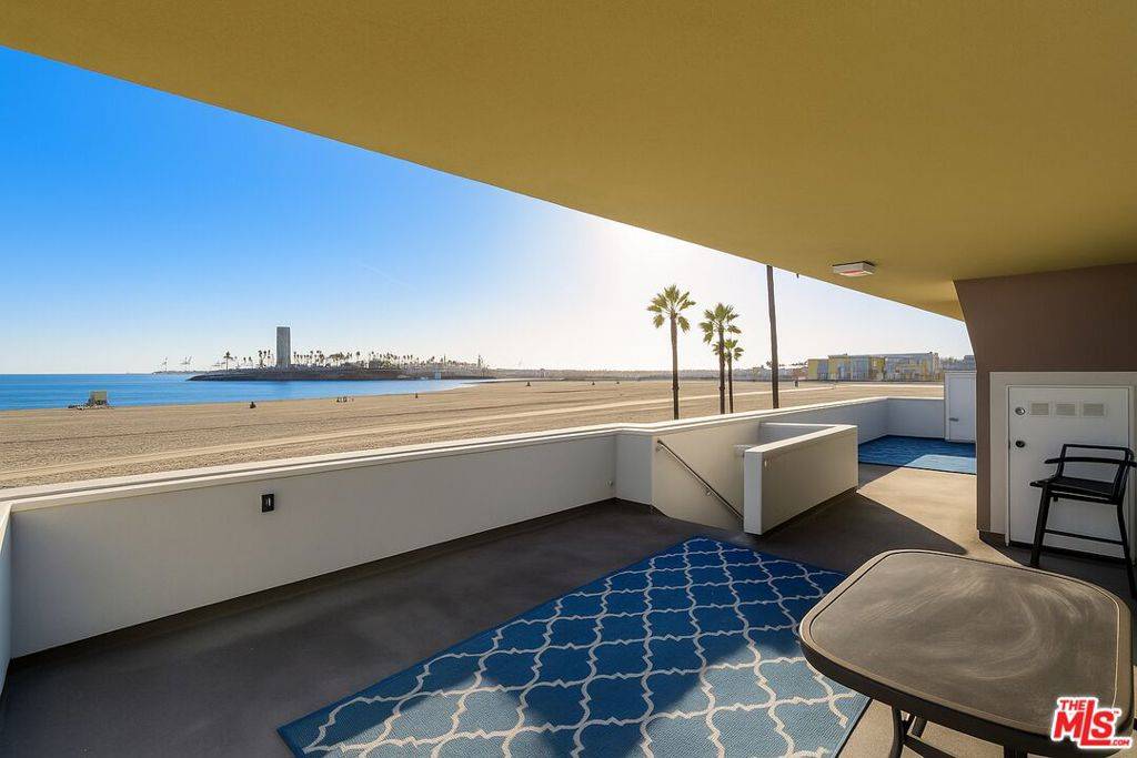 Long Beach, CA 90802,26 5th PL