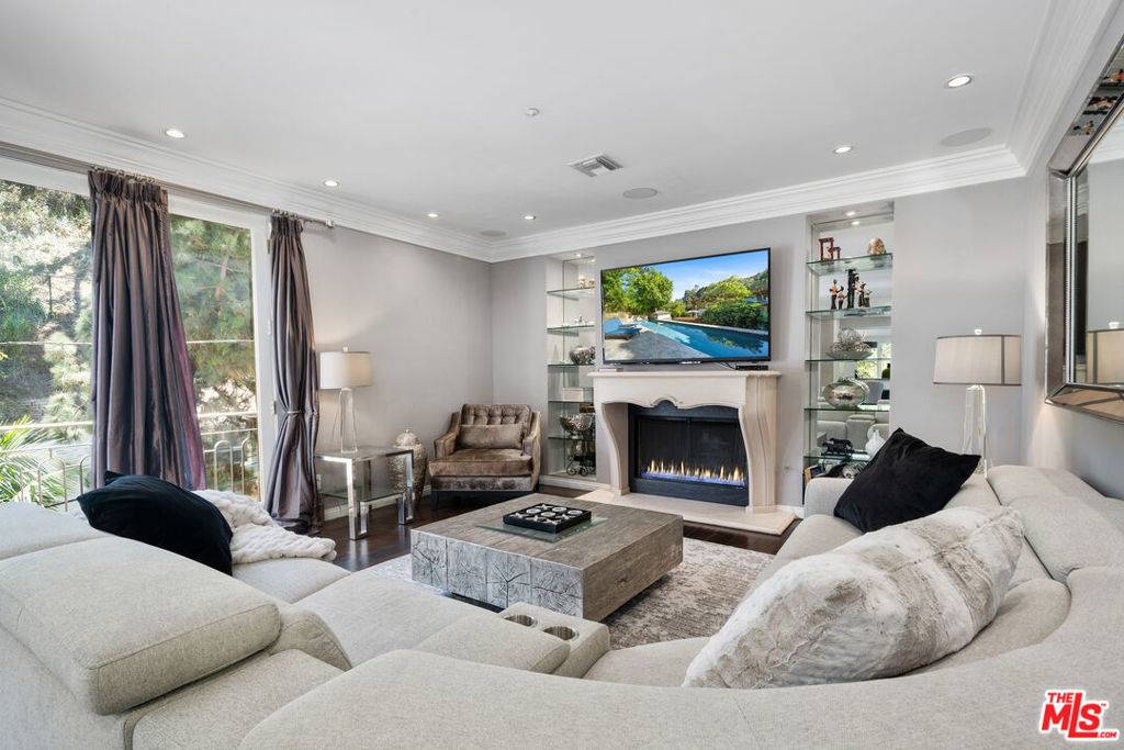 Beverly Hills, CA 90210,10023 Westwanda DR