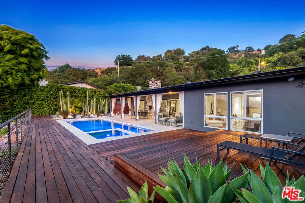 3532 Beverly Glen BLVD, Sherman Oaks, CA 91423