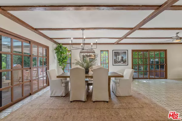 Tarzana, CA 91356,4835 Corbin AVE