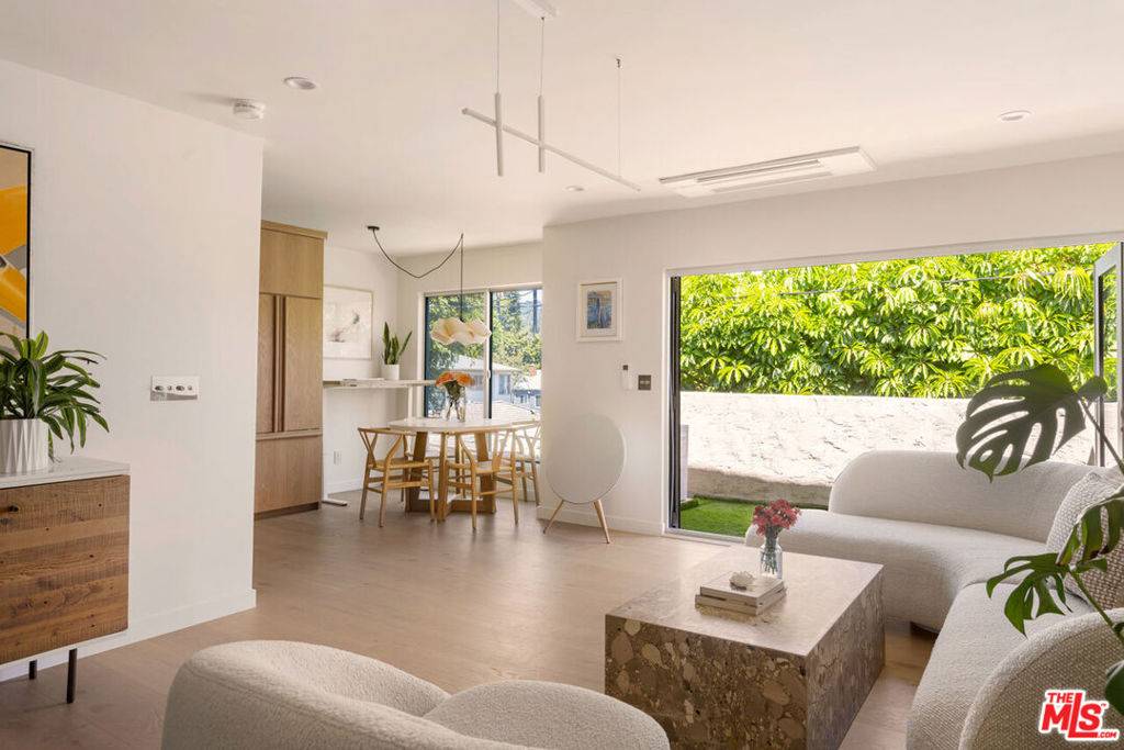 9061 Keith AVE #307, West Hollywood, CA 90069