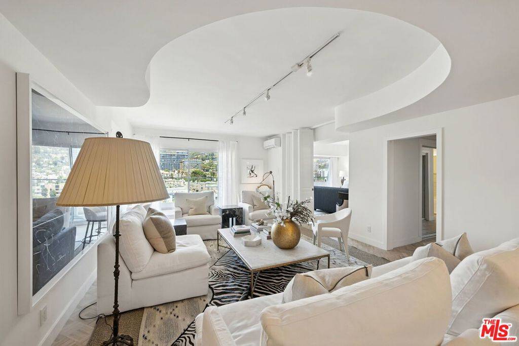 838 N Doheny DR #1405, West Hollywood, CA 90069