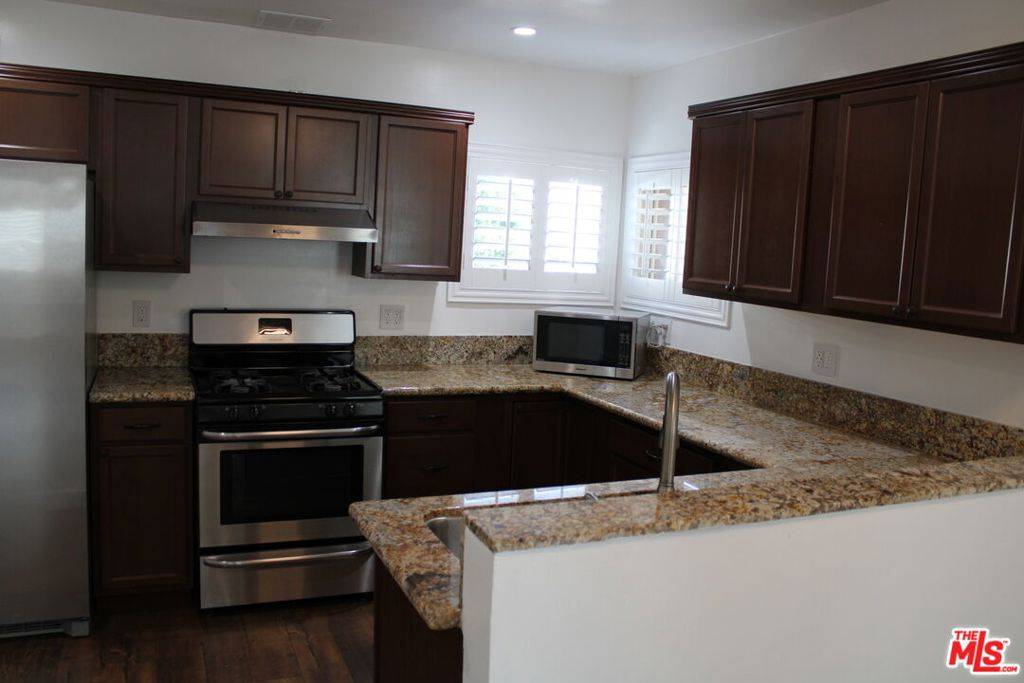 Sylmar, CA 91342,12318 San Fernando RD