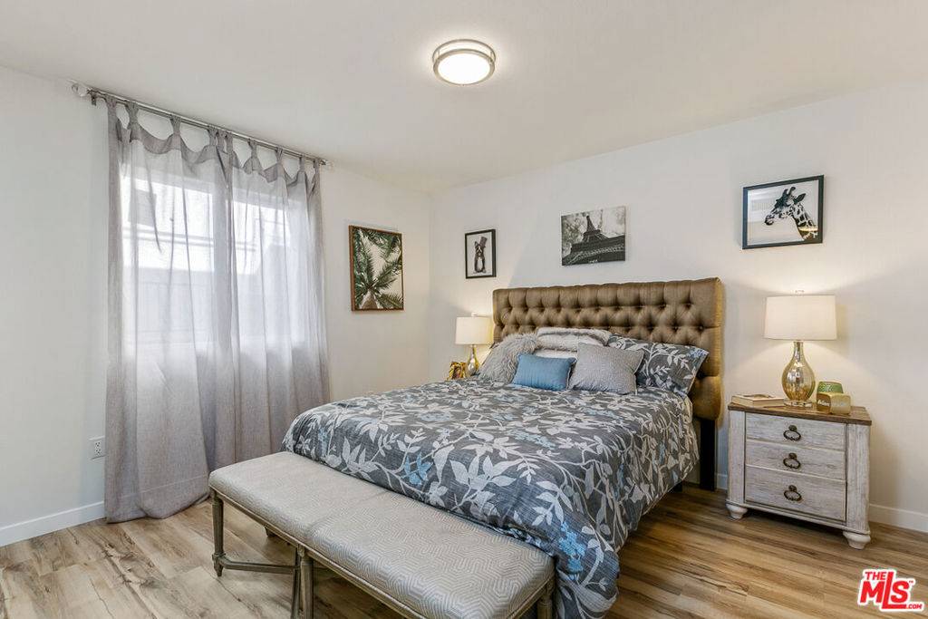 Van Nuys, CA 91406,6640 WOODLEY AVE #204