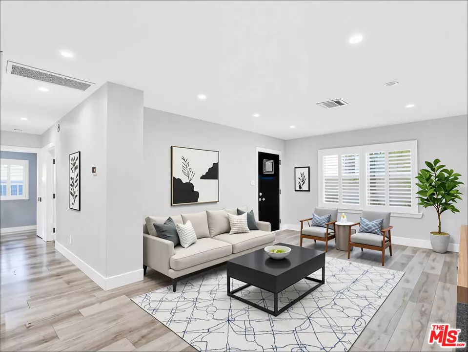 Burbank, CA 91504,520 Irving DR