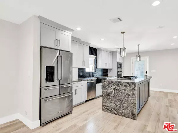 Burbank, CA 91504,520 Irving DR