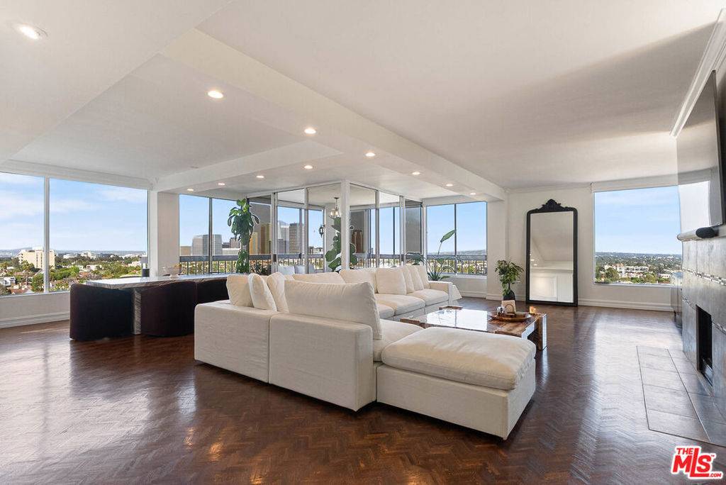 10590 Wilshire BLVD #1502, Los Angeles, CA 90024