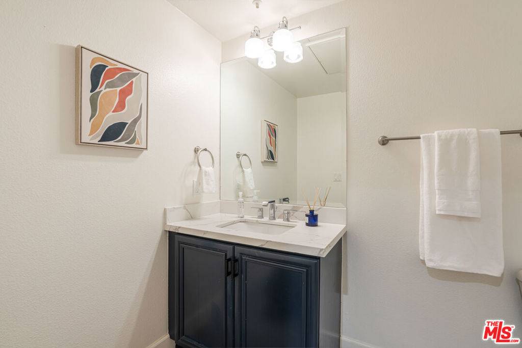Playa Vista, CA 90094,6020 Seabluff DR #409