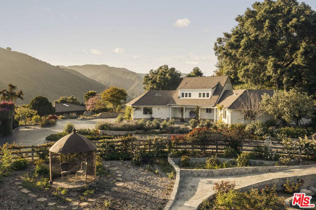 Los Angeles, CA 90049,3100 Mandeville Canyon RD