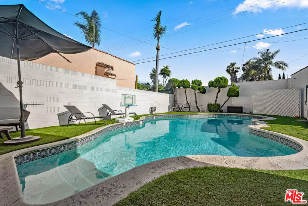 Los Angeles, CA 90048,6316 Drexel AVE