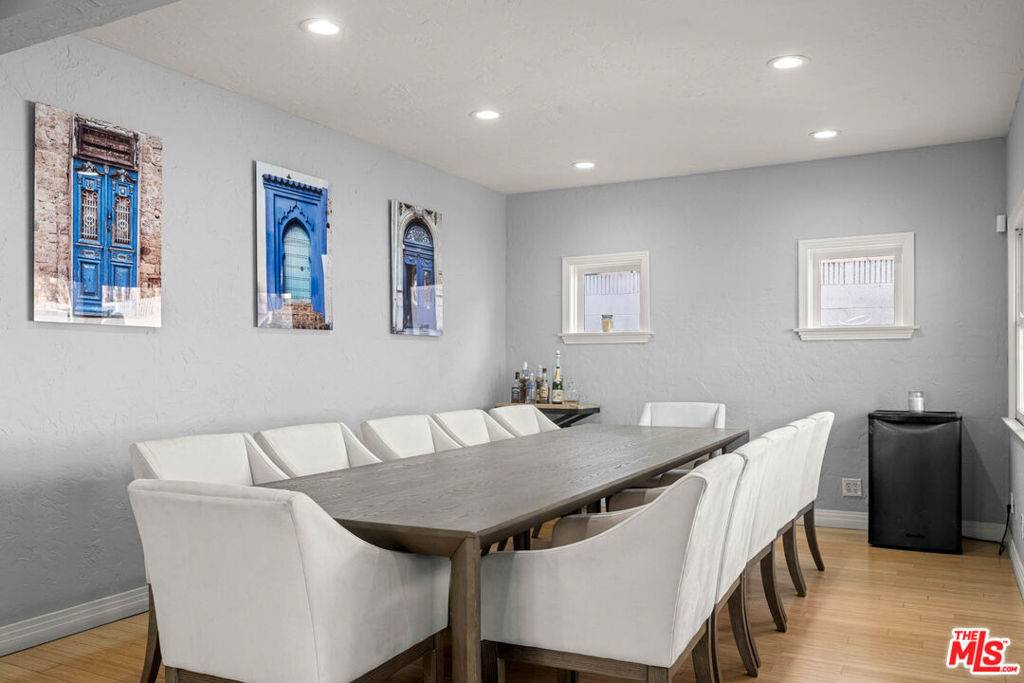 Los Angeles, CA 90048,6316 Drexel AVE