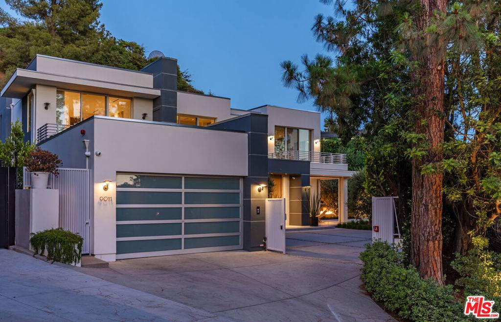 9011 Alto Cedro DR, Beverly Hills, CA 90210