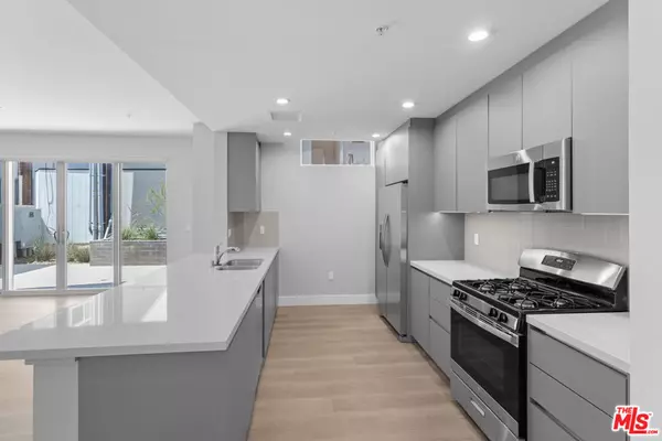 West Hollywood, CA 90046,1223 N Hayworth AVE #3