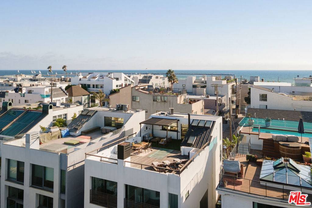 Marina Del Rey, CA 90292,5106 Pacific AVE