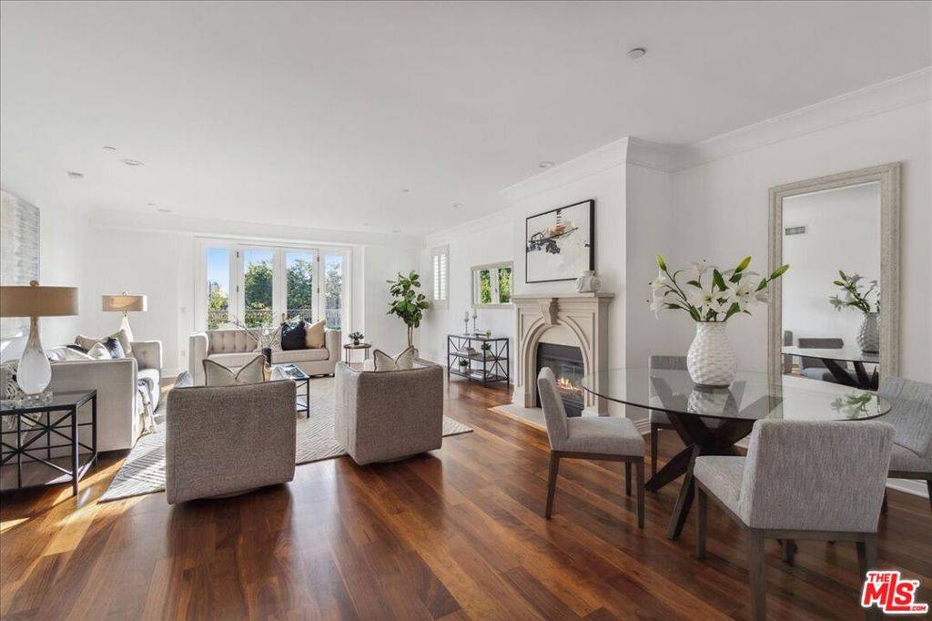 Beverly Hills, CA 90212,261 S Reeves DR #304