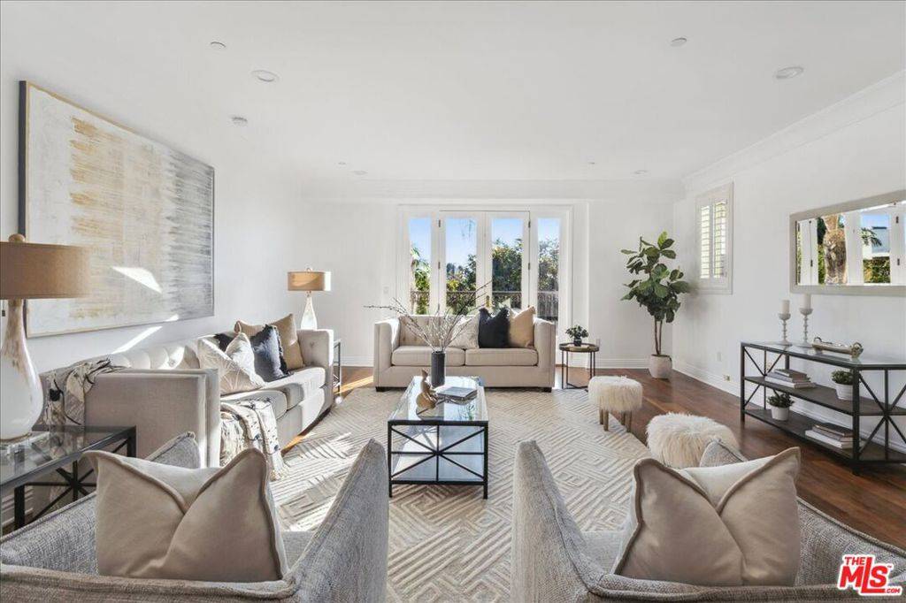 261 S Reeves DR #304, Beverly Hills, CA 90212