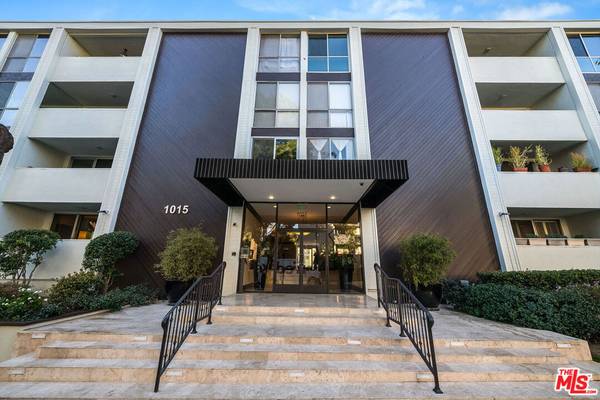 West Hollywood, CA 90069,1015 N Kings RD #110