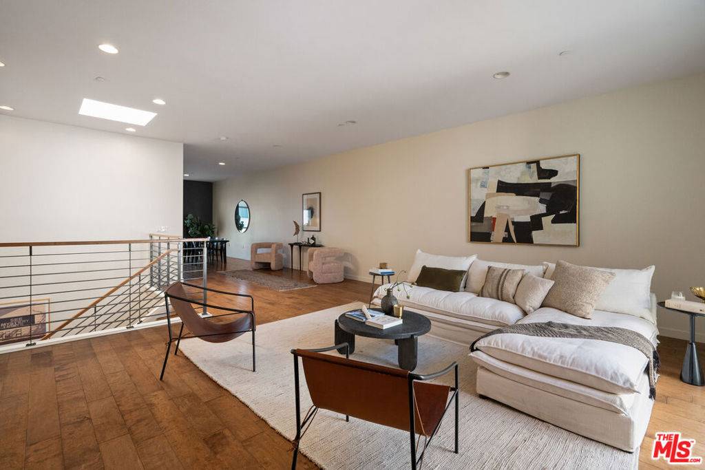 Marina Del Rey, CA 90292,3119 Via Dolce #302
