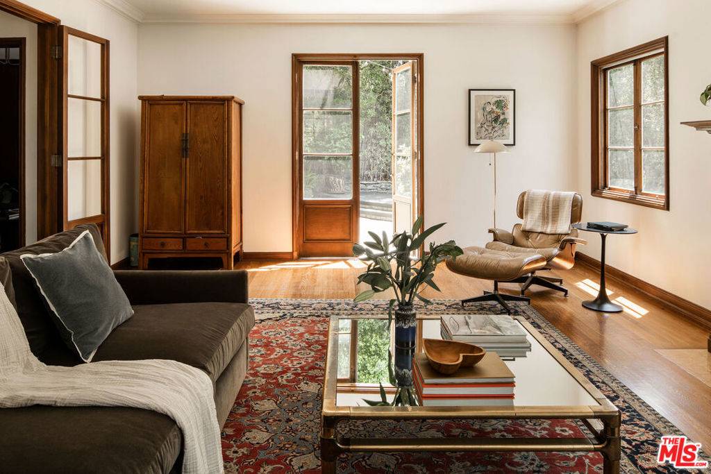 Los Angeles, CA 90027,4916 Finley AVE