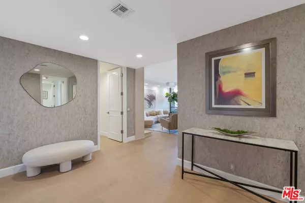 Beverly Hills, CA 90212,211 S Spalding DR #205N