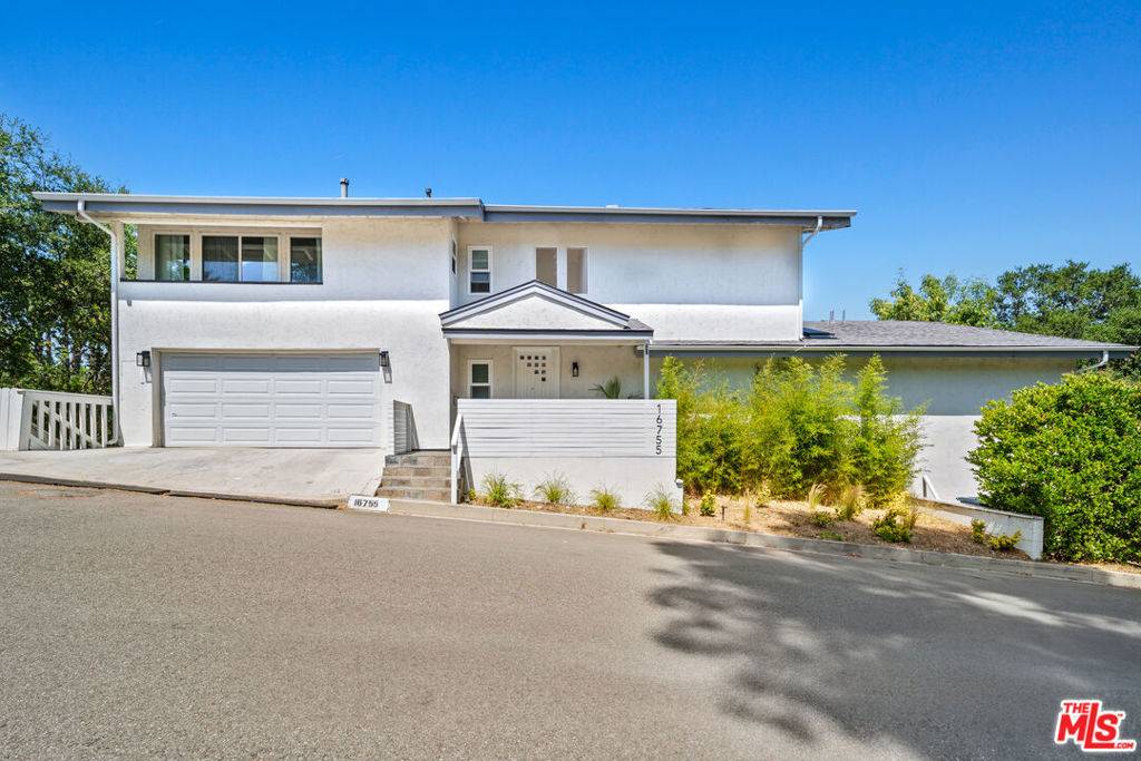 Encino, CA 91436,16755 Encino Hills DR