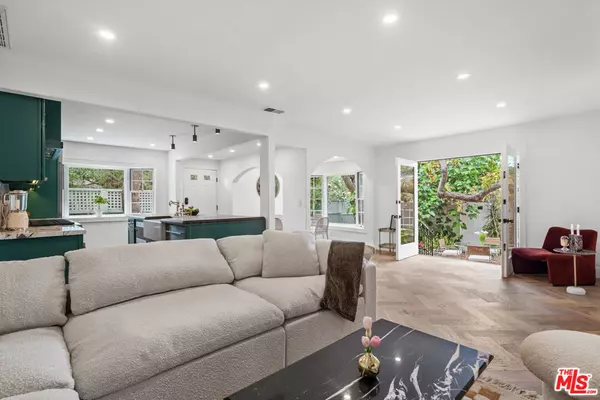 West Hollywood, CA 90069,9024 Keith AVE